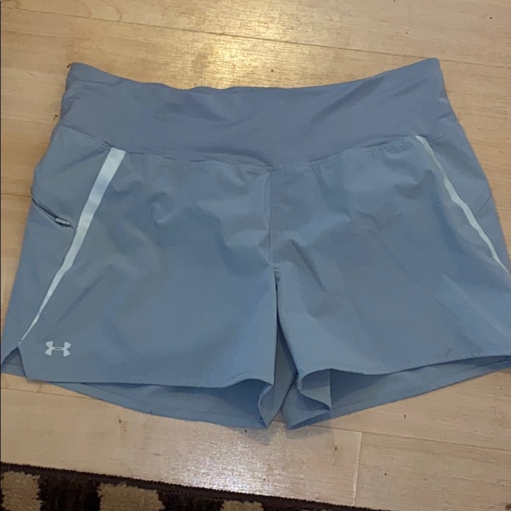 Women’s Medium Gray Under Armour Shorts